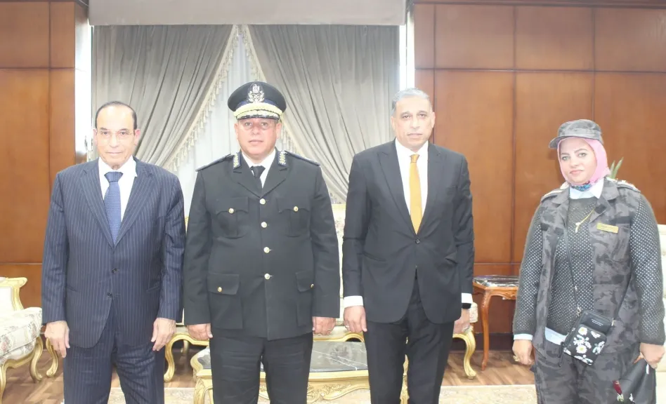 وكيل تعليم الجيزة يهنئ مدير الأمن والحكمدار بمناسبة عيد الشرطة