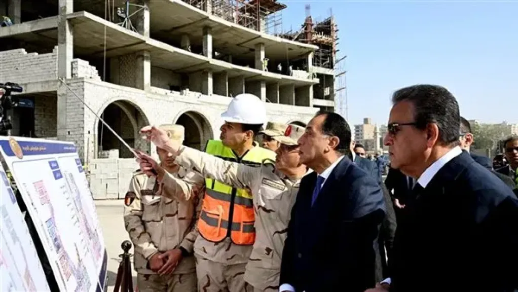 رئيس الوزراء يتفقد مشروع إنشاء مُستشفى هليوبوليس الجديدة