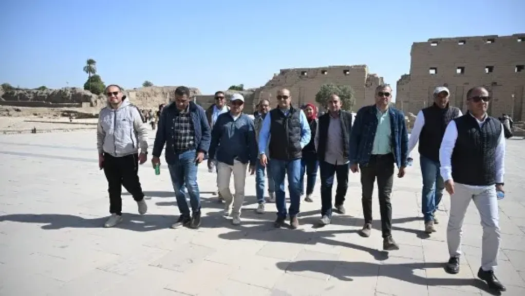 الأمين العام للمجلس الأعلى للآثار يتفقد عدداً من المشروعات بالأقصر