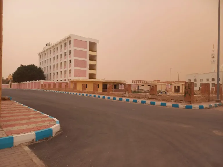 عاصفة ترابية تهب على ”مطروح” وانخفاض درجات الحرارة