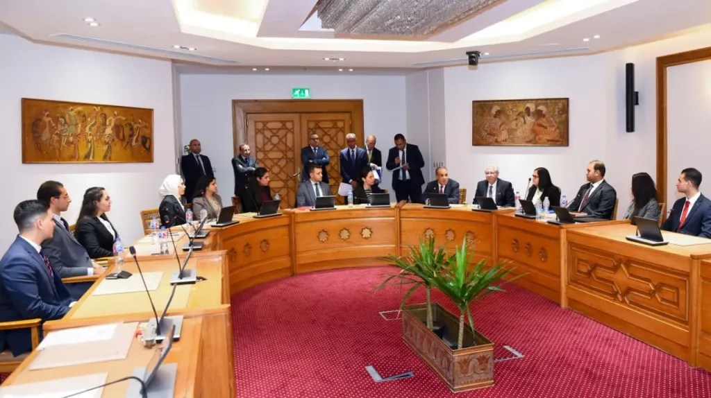 وزير الخارجية يلتقي الدفعة 58 من الملحقين الدبلوماسيين المعينين حديثاً