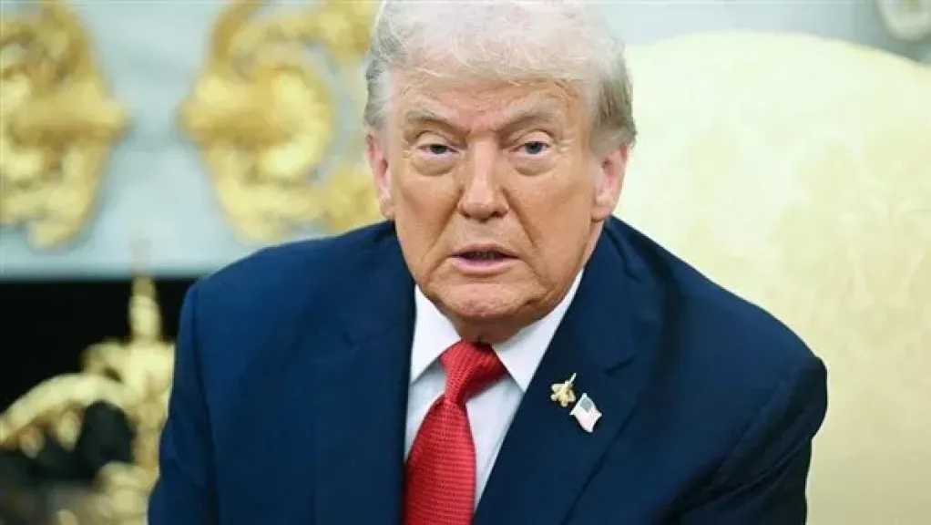 خبير استراتيجي: ترامب يقود تحولًا خطيرًا في النظام السياسي ويمثل توجهًا يمينيًا متشددًا