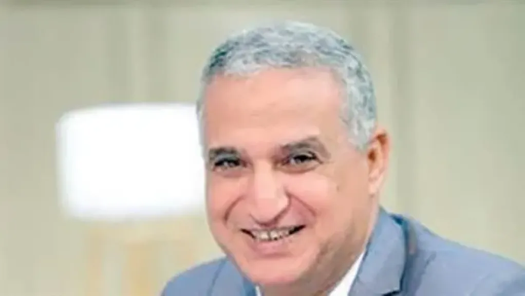 كبير الأثريين بـ”السياحة والآثار”: الحملات الرقمية والمؤثرون قلبوا موازين السياحة لصالح مصر