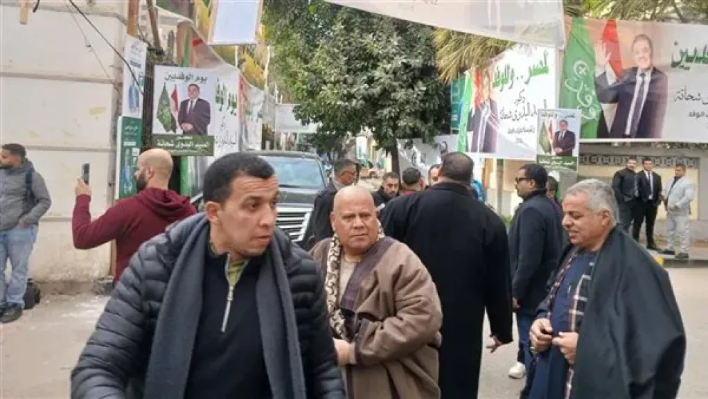 توافد أعضاء حزب الوفد على المقر الرئيسي للإدلاء بأصواتهم في انتخابات رئاسة الحزب