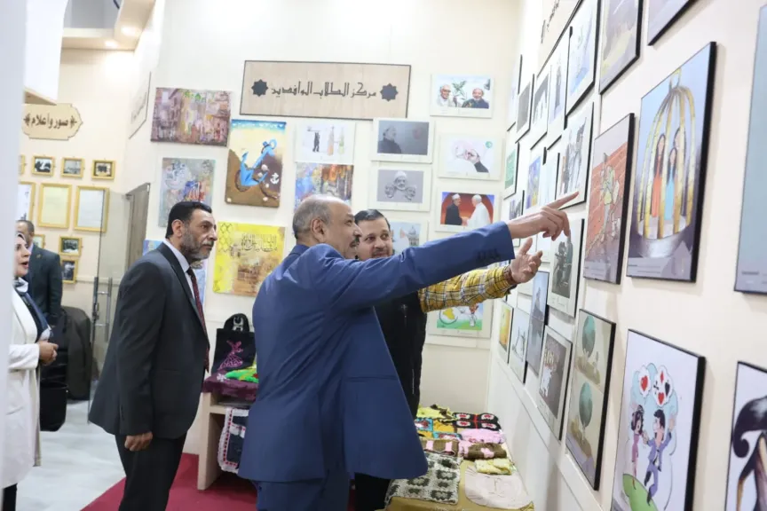 الأمين العام للمجلس الأعلى للأزهر يتفقد أنشطة جناح الأزهر بمعرض الكتاب |صور