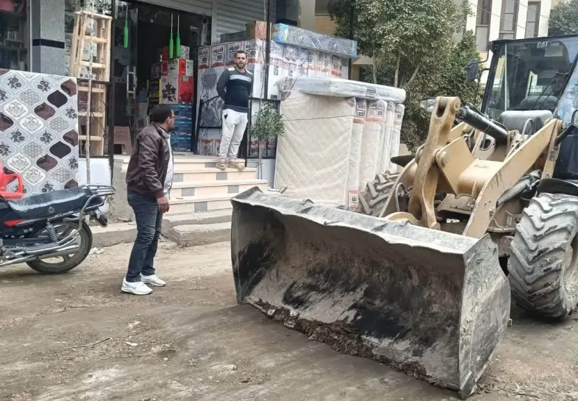 الجيزة ترفع 1400 طن مخلفات من طريق ”اللبيني ناهيا”