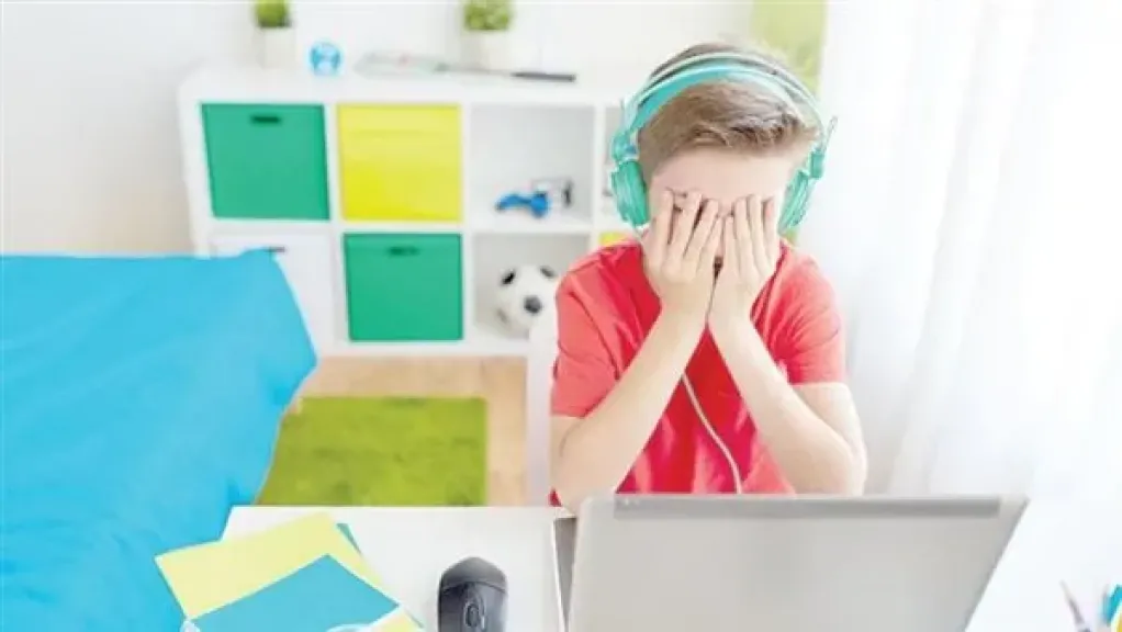 استشاري طب نفسي: التنمر الإلكتروني جريمة مكتملة الأركان