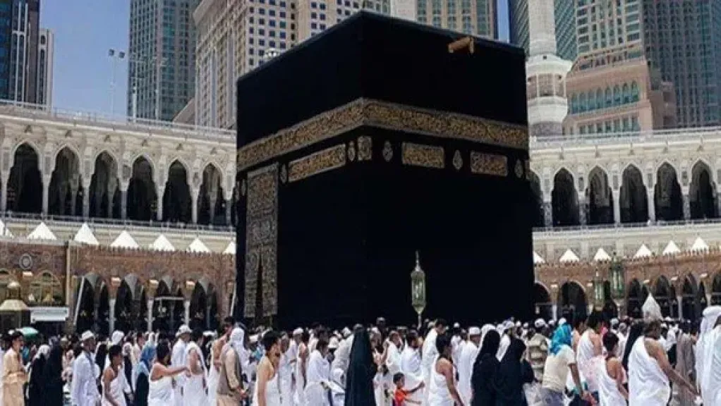 حقيقة إيقاف تأشيرات العمرة لشركات السياحة المصرية وتأثيرها على الموسم