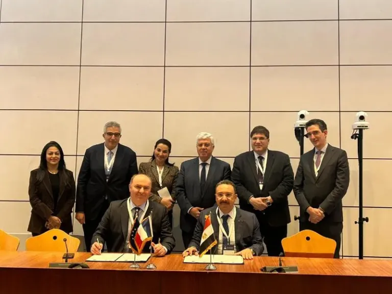جامعة الإسكندرية تشارك في يوم التعاون العلمي المصري الفرنسي بباريس