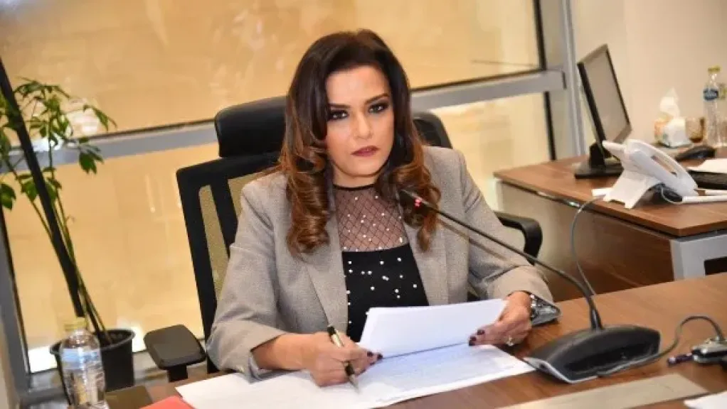 رئيسة سياحة النواب تكشف تفاصيل أزمة تأخر الرحلات بمطار القاهرة