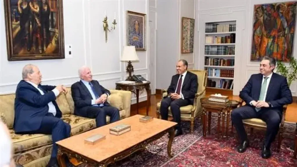 وزير الخارجية يستقبل رئيس المجلس الوطني الفلسطيني وأمين سر منظمة التحرير الفلسطينية