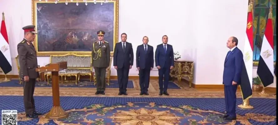 الفريق أشرف سالم زاهر يؤدى اليمين الدستورية أمام الرئيس السيسي وزيرا للدفاع