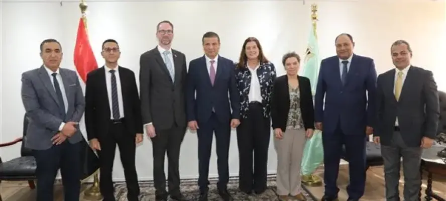 وزير الزراعة يبحث مع وفد دنماركي تعزيز الاستثمارات في الإنتاج الحيواني والطب البيطري