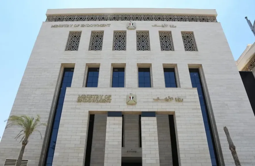 الأوقاف توزع 100 كيلو لحوم لدعم عمال محاكم السويس من الفئات الأولى بالرعاية