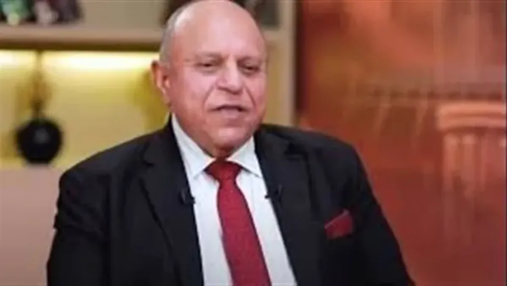 وزير التنمية الإدارية الأسبق: المجموعة الاقتصادية أمام مهمة انتحارية لفك شفرة الديون وعجز الموازنة