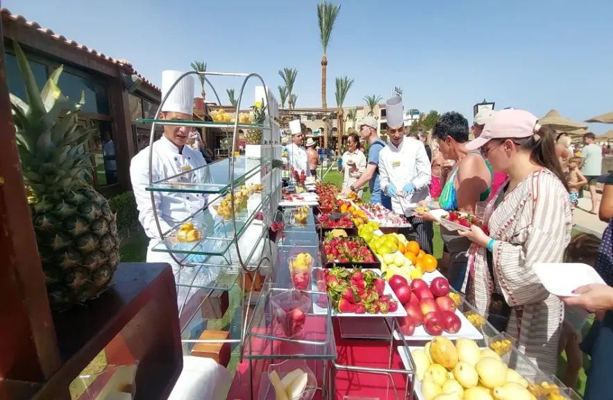 فنادق الغردقة السياحية تحتفل بـ«الفلانتاين» بمهرجان الفراولة