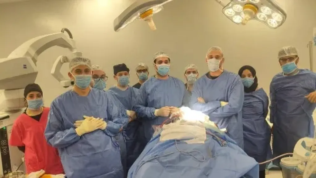 التعليم العالي: نجاح تدخل جراحي عاجل لإنقاذ مريض مصاب بإصابة في المخ بمستشفى قصر العيني