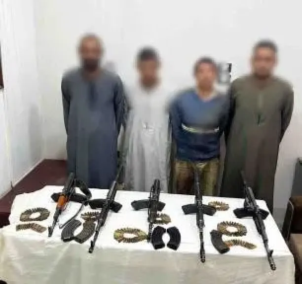 مصرع عنصر جنائي شديد الخطورة وضبط 4 آخرين خلال تبادل لإطلاق النار مع الشرطة بأسيوط