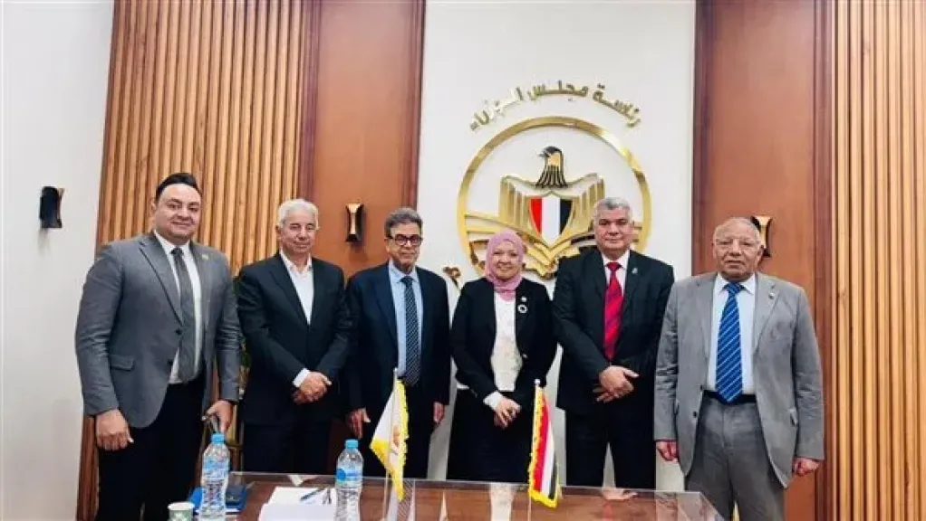 تعاون بين صندوق تطوير التعليم ونقابة البيطريين لوضع برامج جامعة الغذاء الجديدة