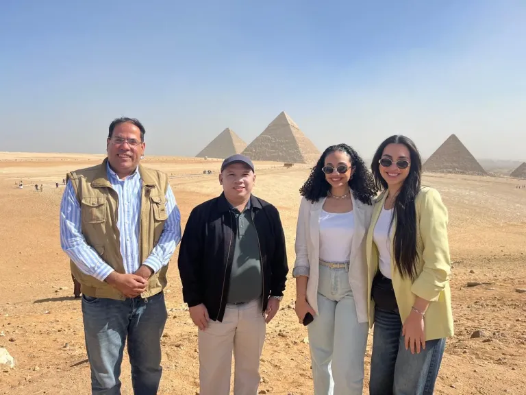 جولة للفائزين بجائزة مكتبة الإسكندرية العالمية في معالم القاهرة والإسكندرية