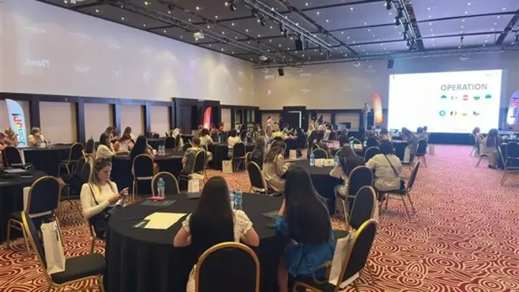 وزارة السياحة تشارك في تنظم ورشة عمل لأكبر 100 وكيل سياحي أوكراني بالغردقة