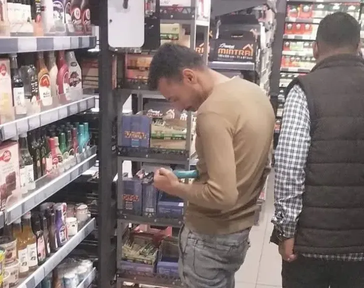 ضبط 180 عبوة مواد غذائية منتهية الصلاحية في برج البرلس بكفر الشيخ