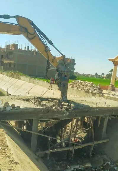 وزير الري يتابع إجراءات الإزالة الفورية لتعدي أحد المواطنين على ترعة فزارة بسوهاج