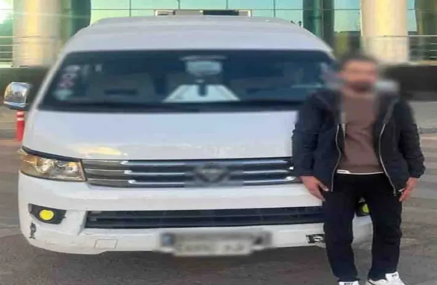 ضبط سائق ميكروباص اعتدي على مواطن وفر من الشرطة بسبب الرخصة المنتهية