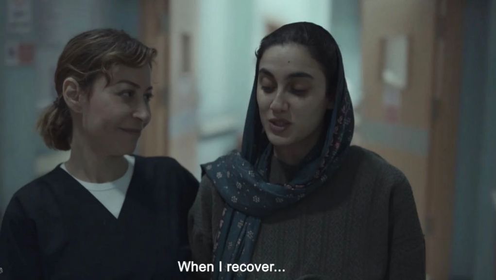 سارة يوسف في ورطة بعد رؤيتها المسعف المتواطئ في ”صحاب الأرض”