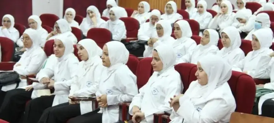 صندوق مكافحة الإدمان يدرب طلاب معهد الأورام حول طرق الوقاية والتعامل مع المرضى