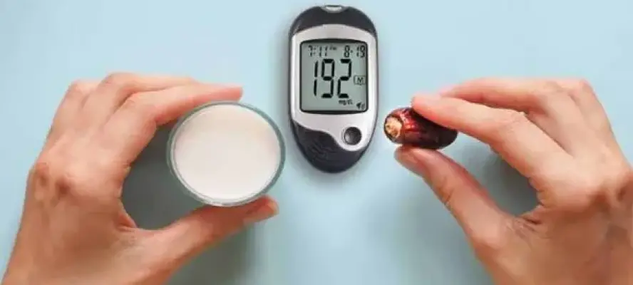 أفضل طريقة صحية للإفطار في رمضان.. استشاري تغذية ومناعة توضح