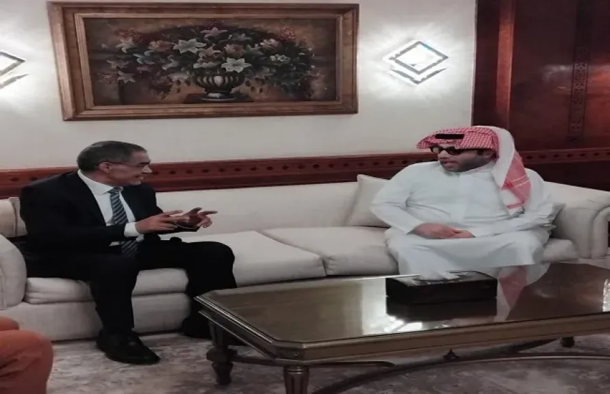 وزير الدولة للإعلام يستقبل تركي آل الشيخ في القاهرة