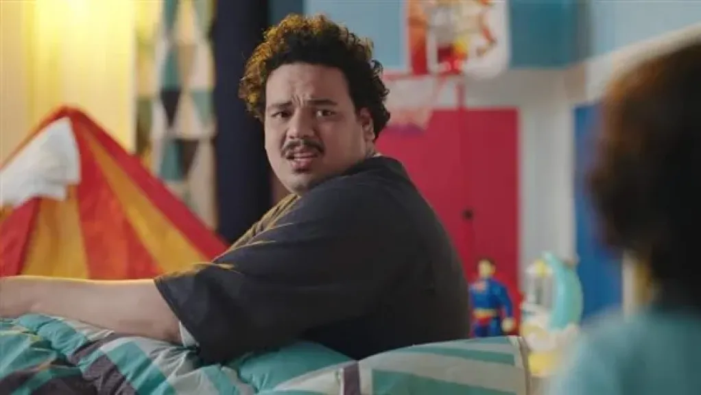 رامز جلال ساخرًا من مصطفى غريب: شبه تباع على تريلا وشنبه زي جناحات الطيارة