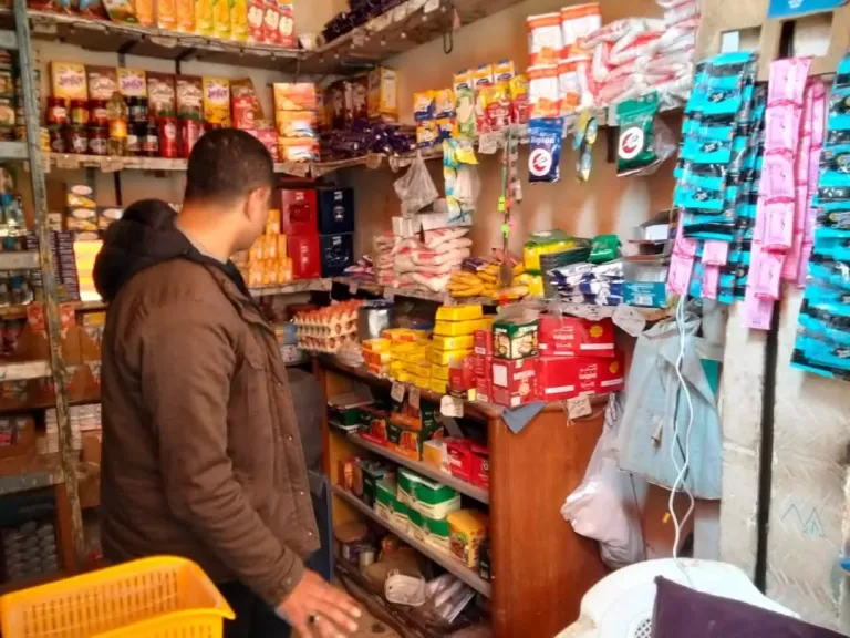 حملات مسائية لضبط الأسعار وسلامة الغذاء بحي عتاقة بالسويس