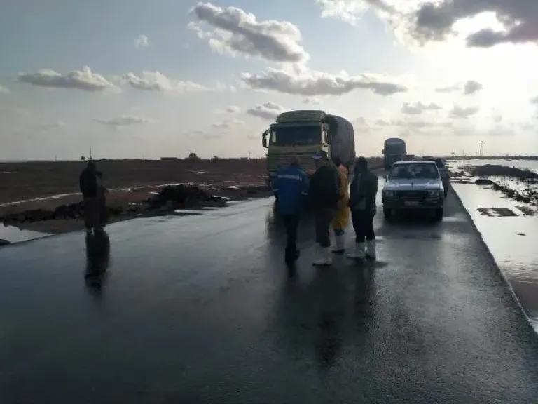 متابعة ميدانية لرفع تجمعات مياه الأمطار بمدينة جمصة