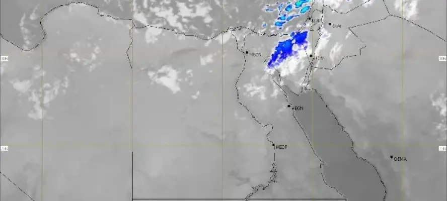 الأرصاد: استمرار السحب الممطرة على السواحل والوجه البحري.. وشبورة كثيفة صباحاً