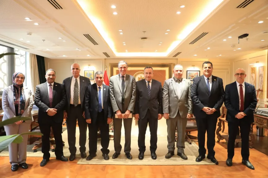 وزير التعليم العالي يؤكد دعم الدولة لتطوير الجامعات التكنولوجية