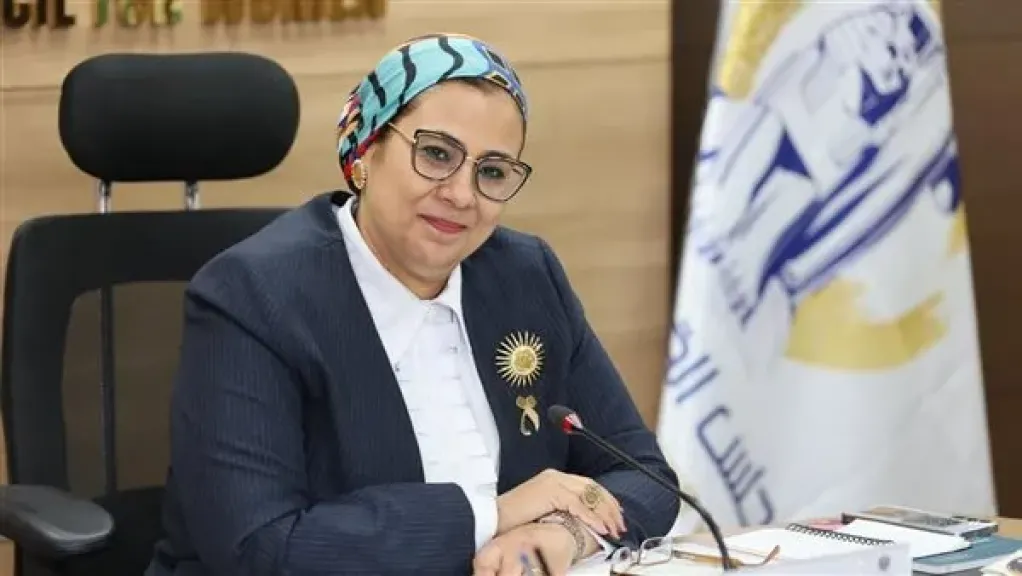 المستشارة أمل عمار تهنئ المستشار محمود حلمي الشريف لتوليه منصب وزير العدل