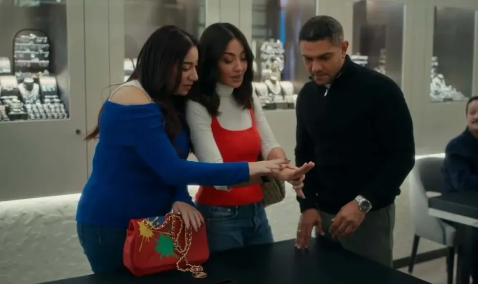 آسر ياسين يشتري خاتم الخطوبة لدينا الشربيني في تاسع حلقات «اتنين غيرنا»