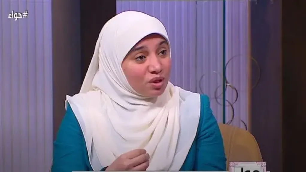 ما حدود الكلام بين الشاب وخطيبته؟.. عضو مركز الأزهر تجيب