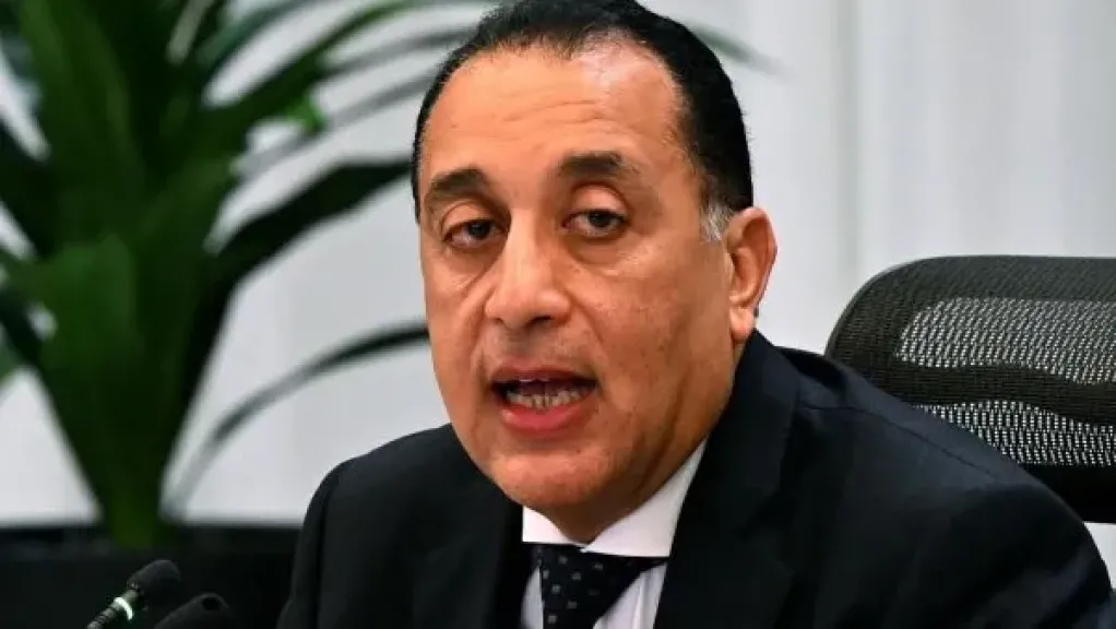 رئيس الوزراء يتابع موقف انتظام واستقرار الشبكة القومية للكهرباء وتأمين امدادات المحطات من الغاز