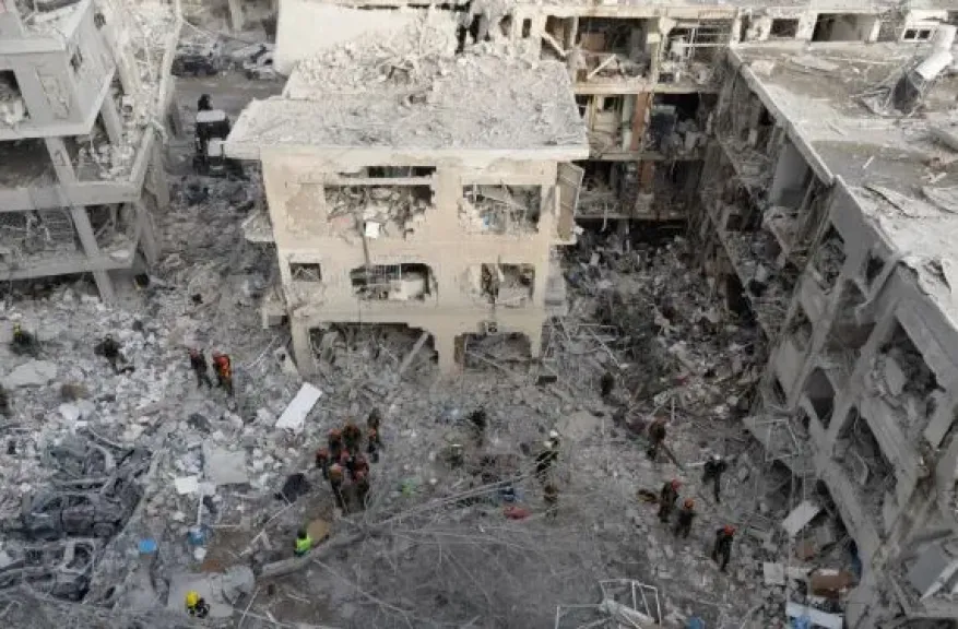 أضرار في مجمع يضم السفارة الإسرائيلية بأبوظبي جراء شظايا درونز إيرانية