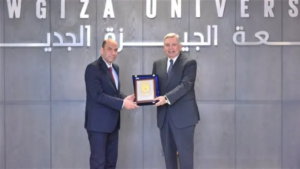 وزير العمل يزور جامعة الجيزة.. ويؤكد: الجامعة بيتٌ يتخرّج منه الشباب مؤهّلين لسوق العمل