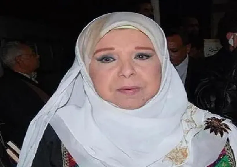 الفنانة مديحة حمدي: حلمت بدراسة الصحافة لمحاورة الفنانين.. ومجموع الثانوية أجبرني على تجارة