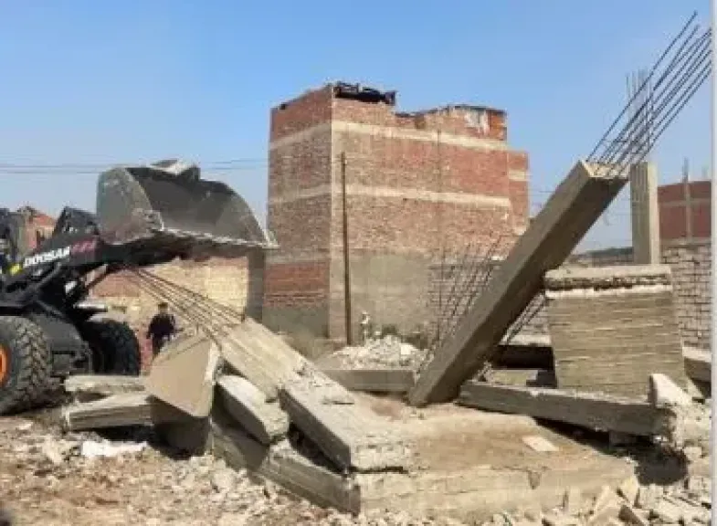 الأجهزة التنفيذية بالشرقية تواصل إزالة التعديات ومخالفات البناء