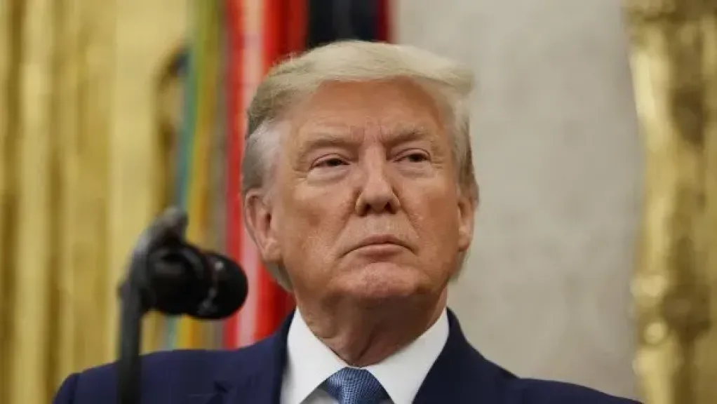 ترامب يهدد إيران بضرب منشآت النفط في جزيرة خارك ويطالب الصين بحماية هرمز