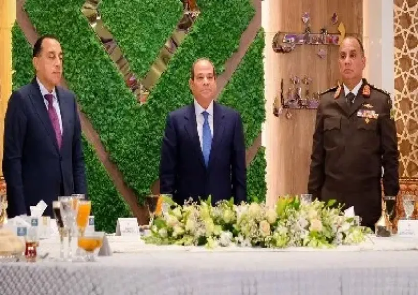 الرئيس السيسي: تدريب الكوادر بالأكاديمية العسكرية يستهدف خلق نسيج متماسك.. عندما تتشرذم أمة لا تعود