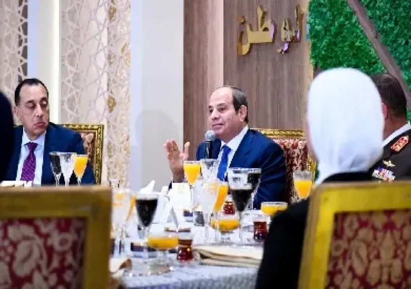 الرئيس السيسي يطالب بإلغاء التخصصات التي لا يحتاجها سوق العمل: قولوا للناس دي آخر دفعة