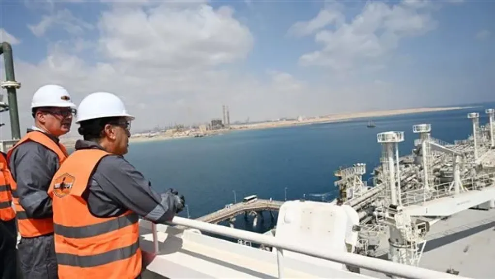 رئيس الوزراء يتفقد ميناء سوميد البترولي بالعين السخنة