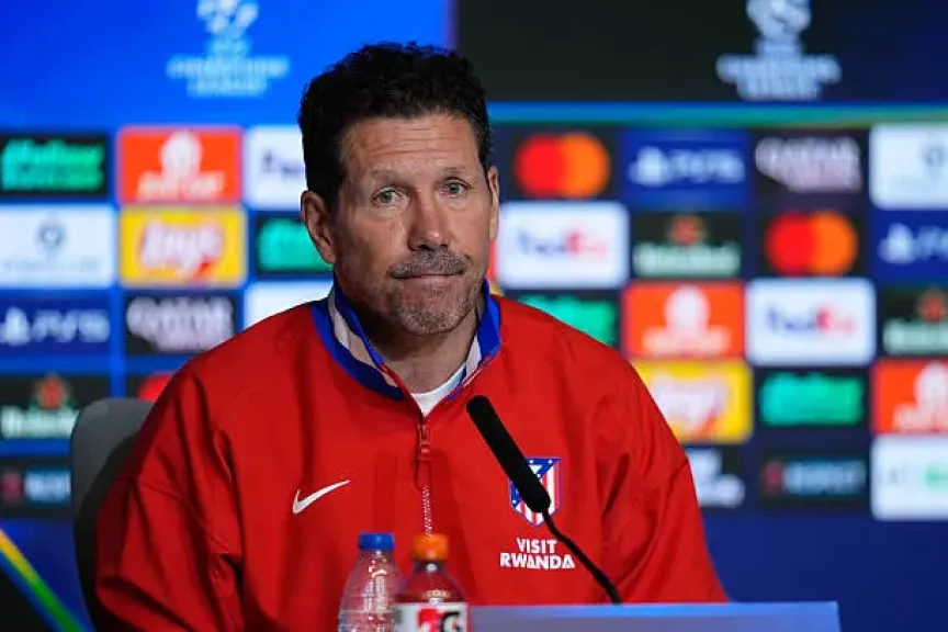 سيميوني يحذر أتلتيكو مدريد من سرعة الدوري الإنجليزي قبل مواجهة توتنهام